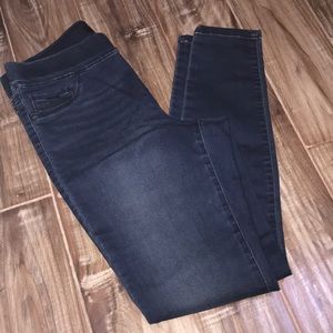 Nine West pull on Stretch Jeans 🔥 $10 sale